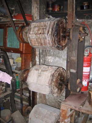 Schleiftrommeln in der Schleifmühle